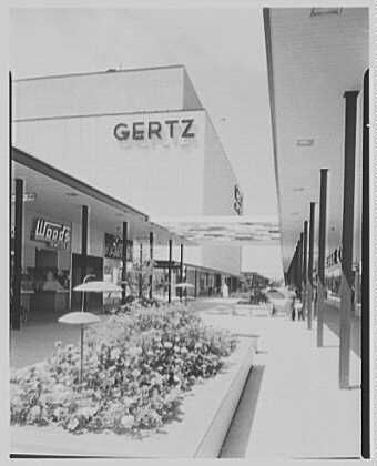 mid Island Plaza 1957