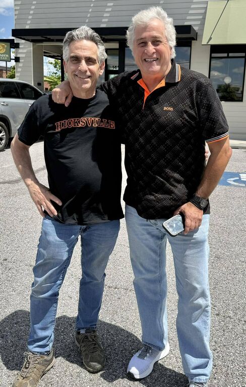 Mike and Charlie for HixNews